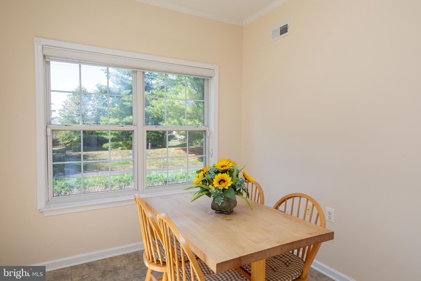 121 S Founders Court photo 28