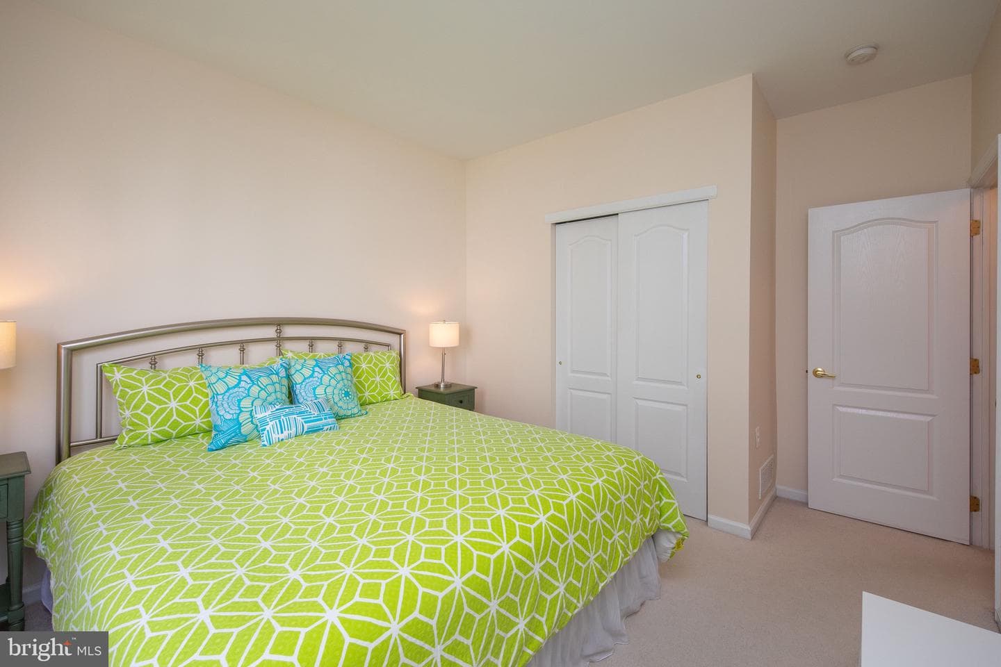 121 S Founders Court photo 32