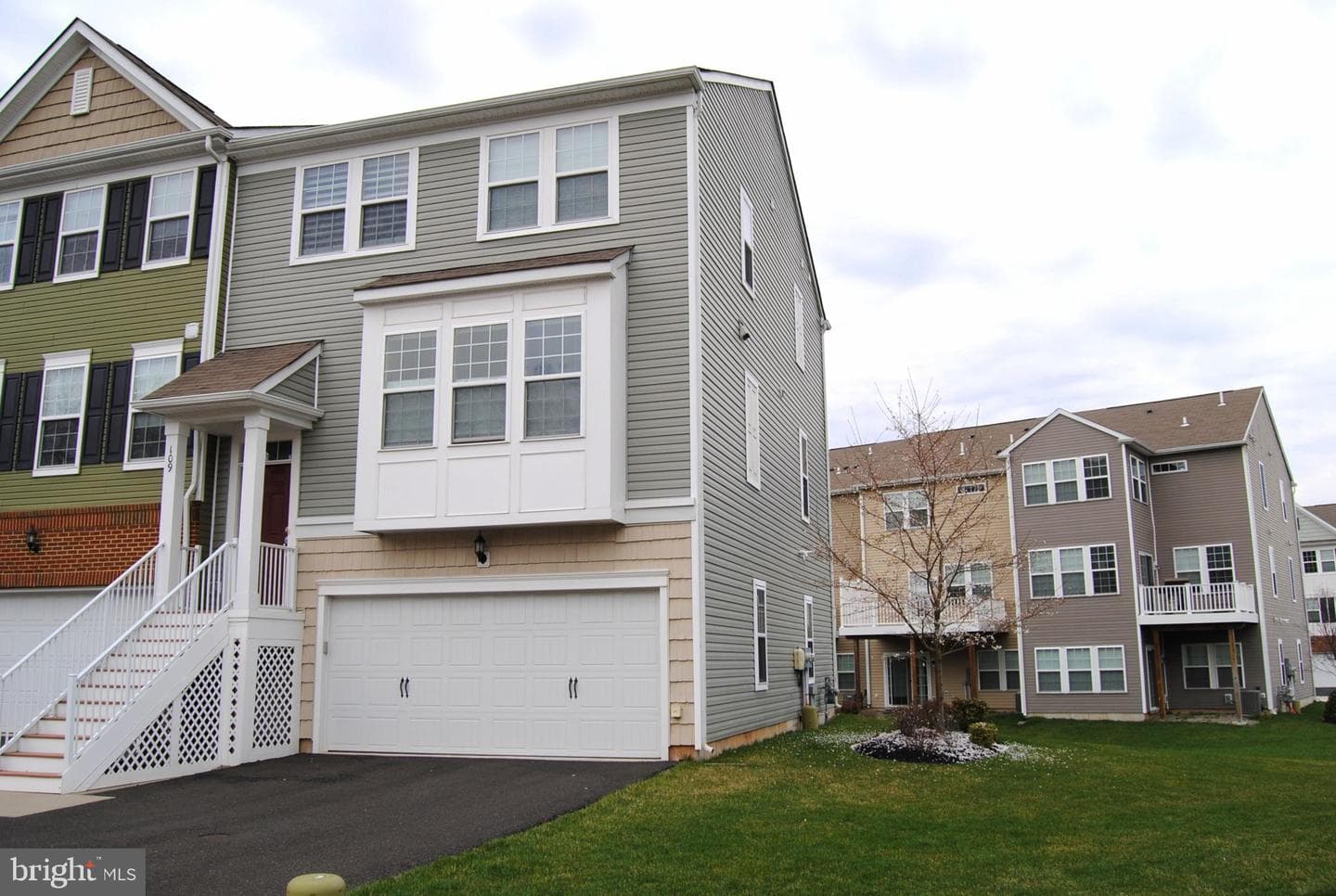 109 Admiral Lane photo 2