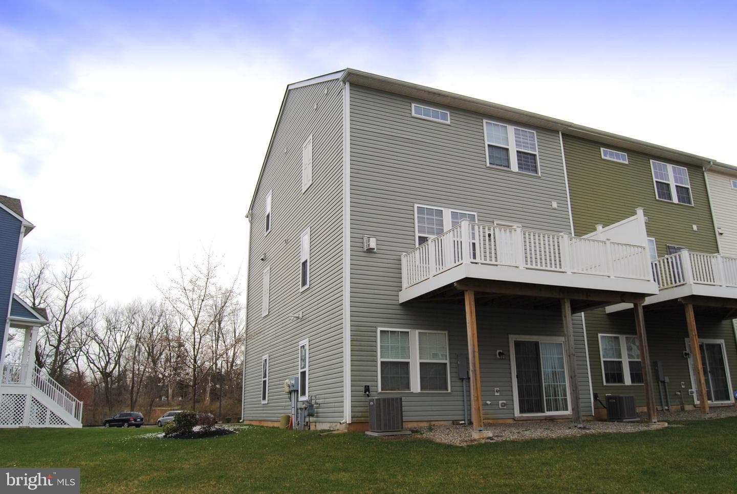 109 Admiral Lane photo 4