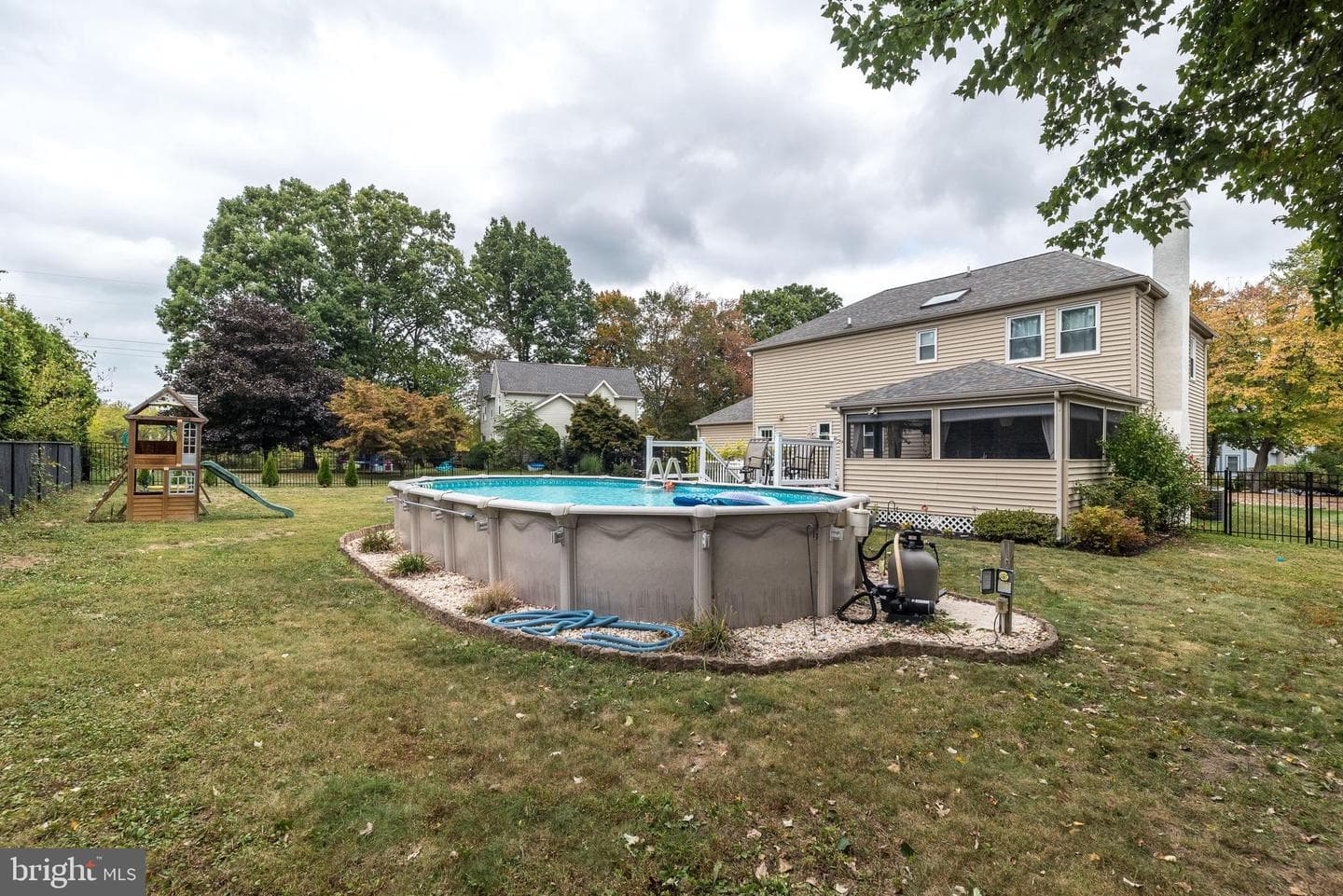 2204 Club House Circle photo 6