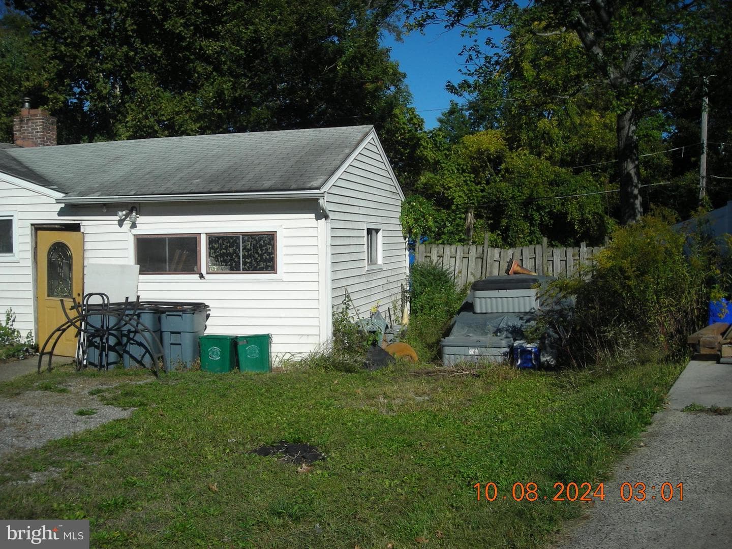 208 Thornridge Drive photo 2