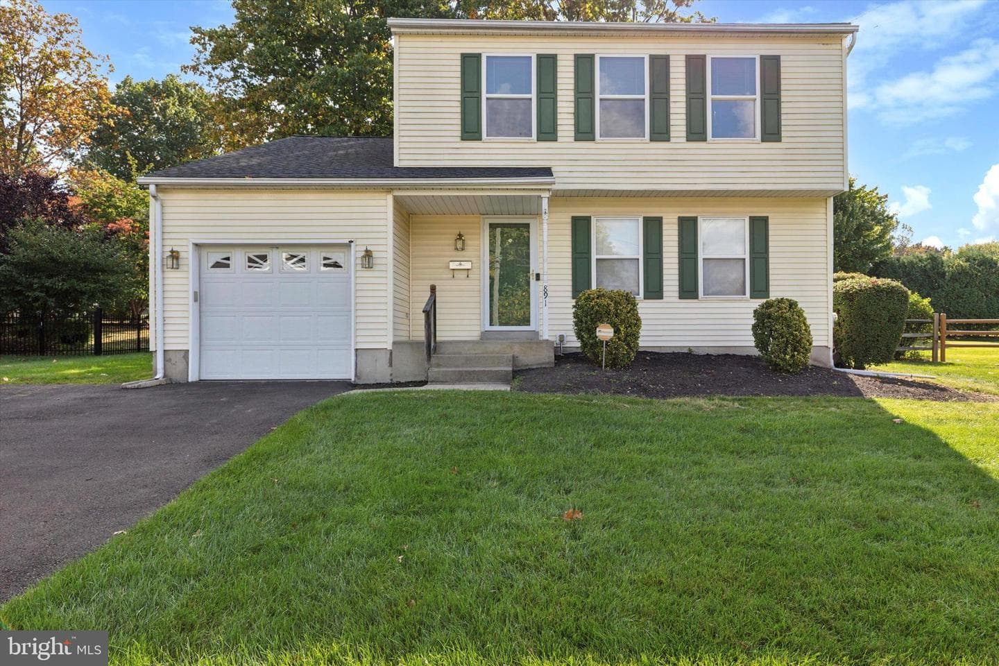 891 Decker Lane photo 2