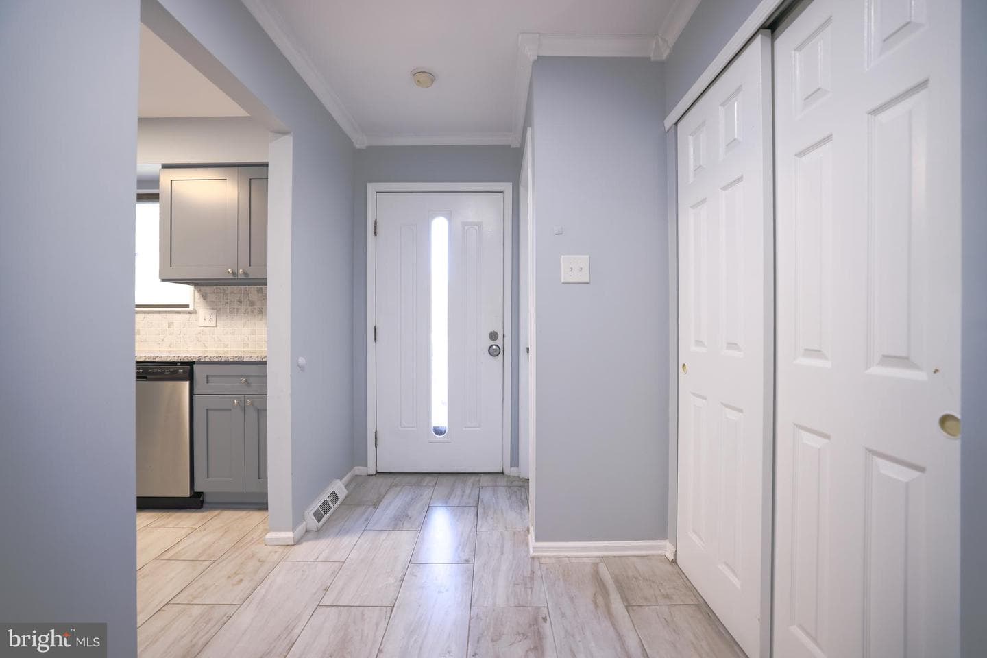 150 Knox Court photo 2