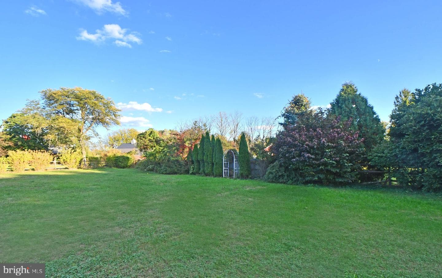 272 Hilltop Road photo 18