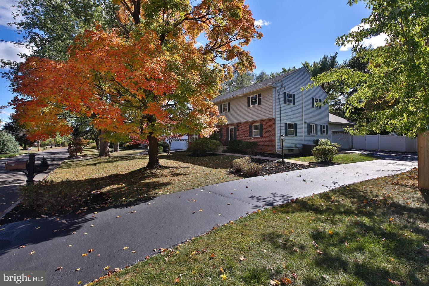 977 Baron Drive photo 3