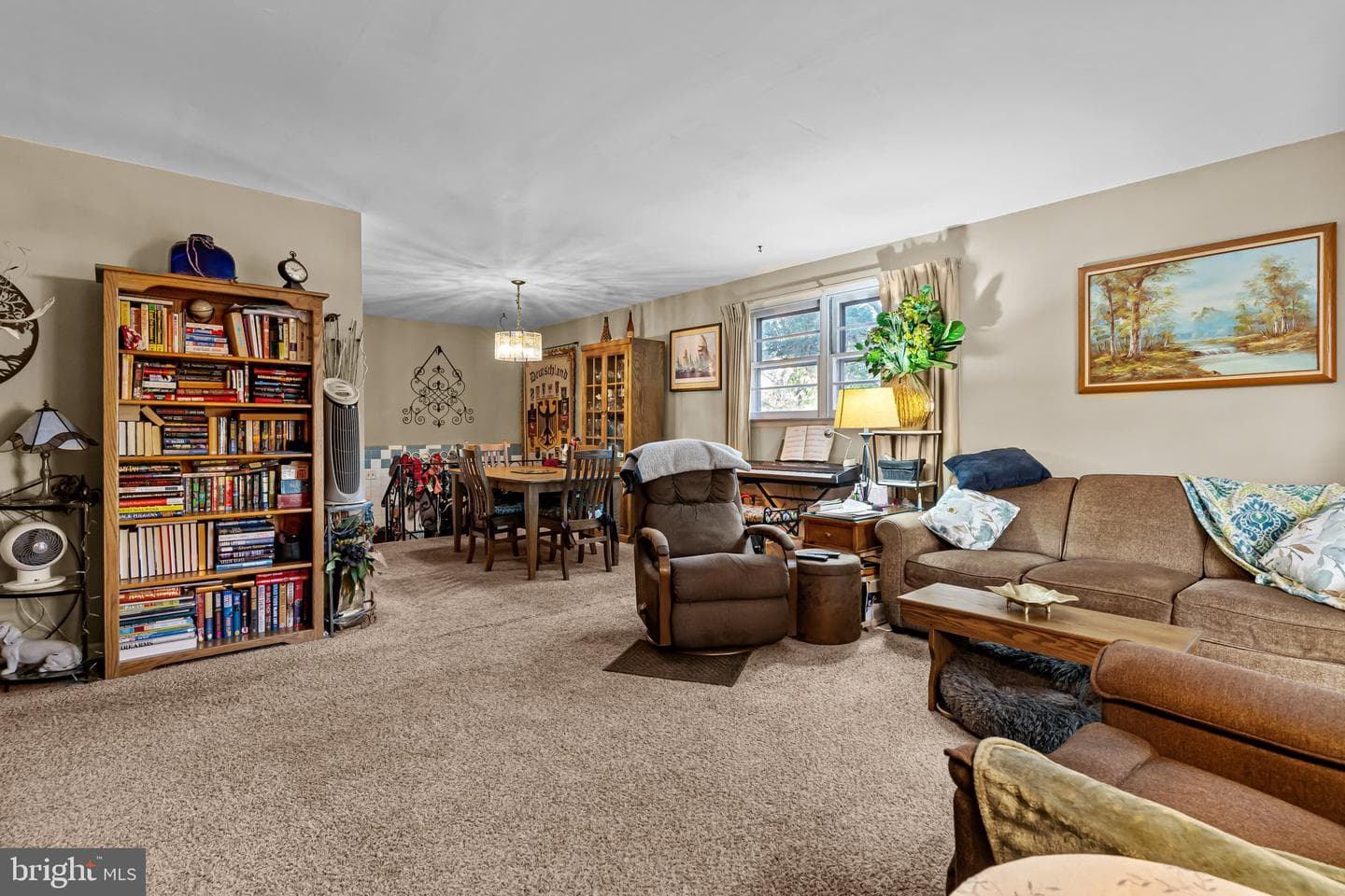 612 S Chubb Drive photo 3