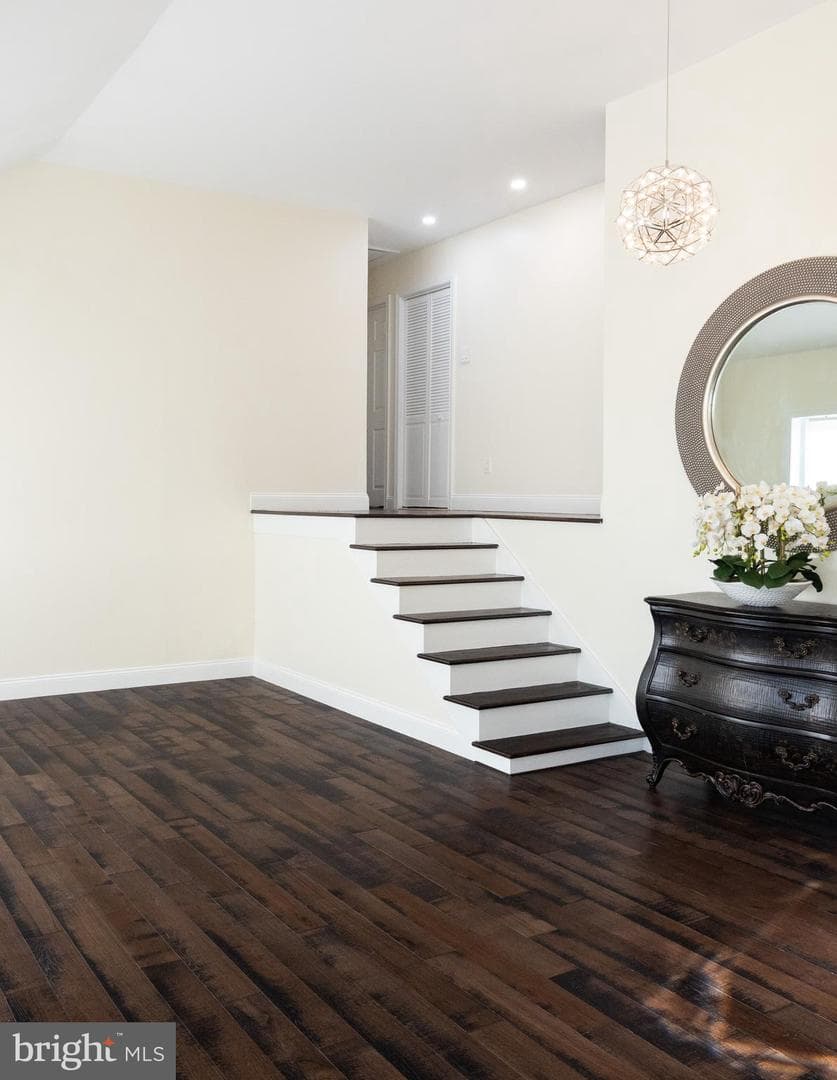 799 Meadowood Lane photo 8