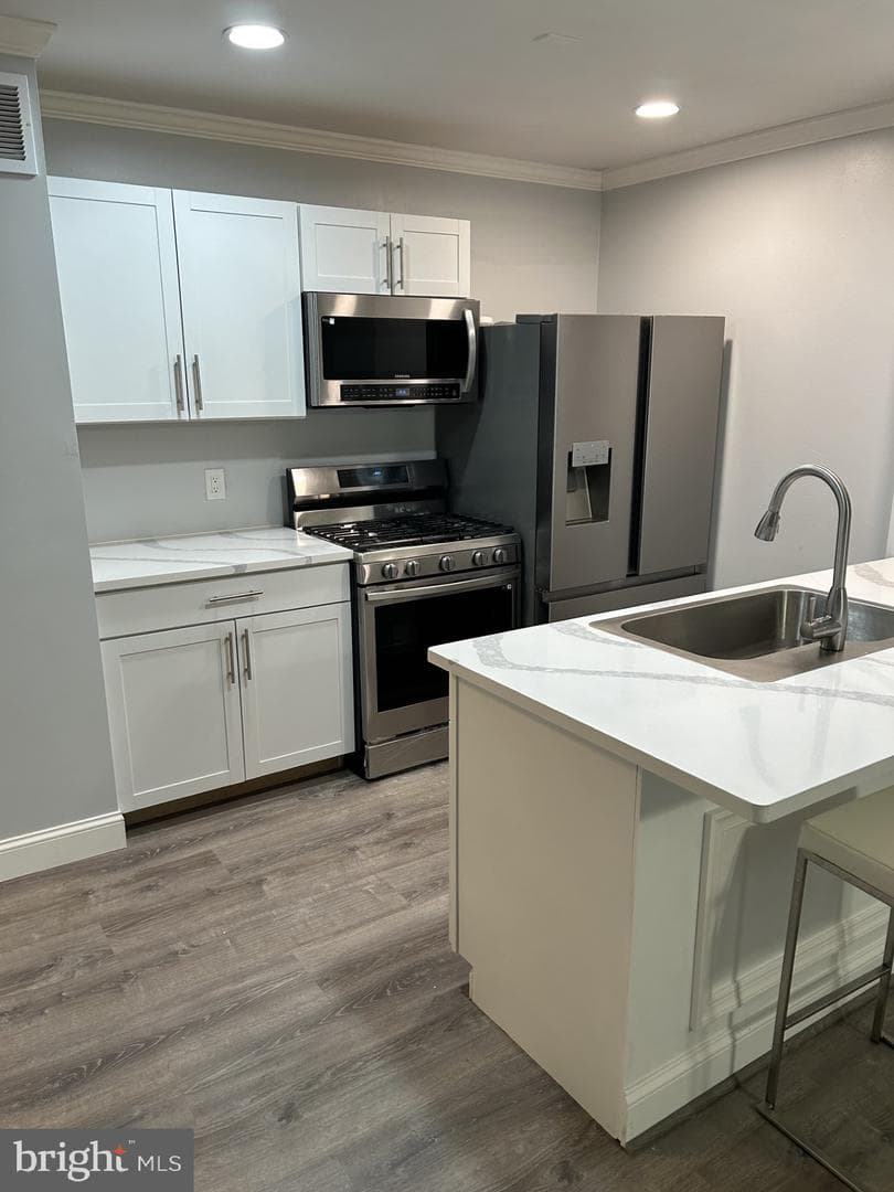 1022 Bancroft Place photo 3
