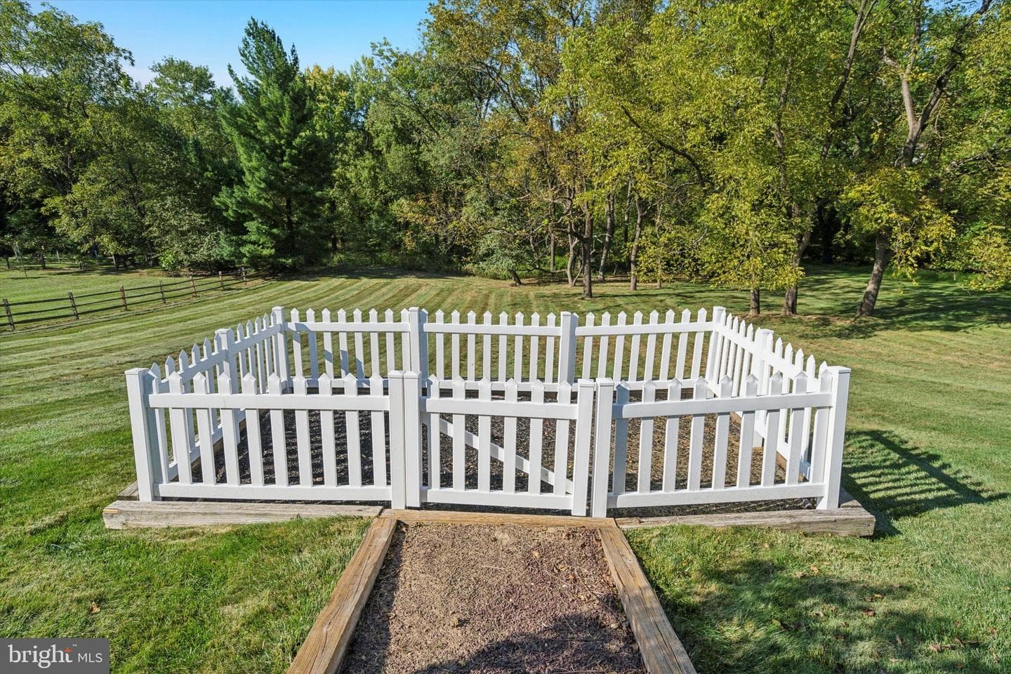 112 Brookside Drive photo 24