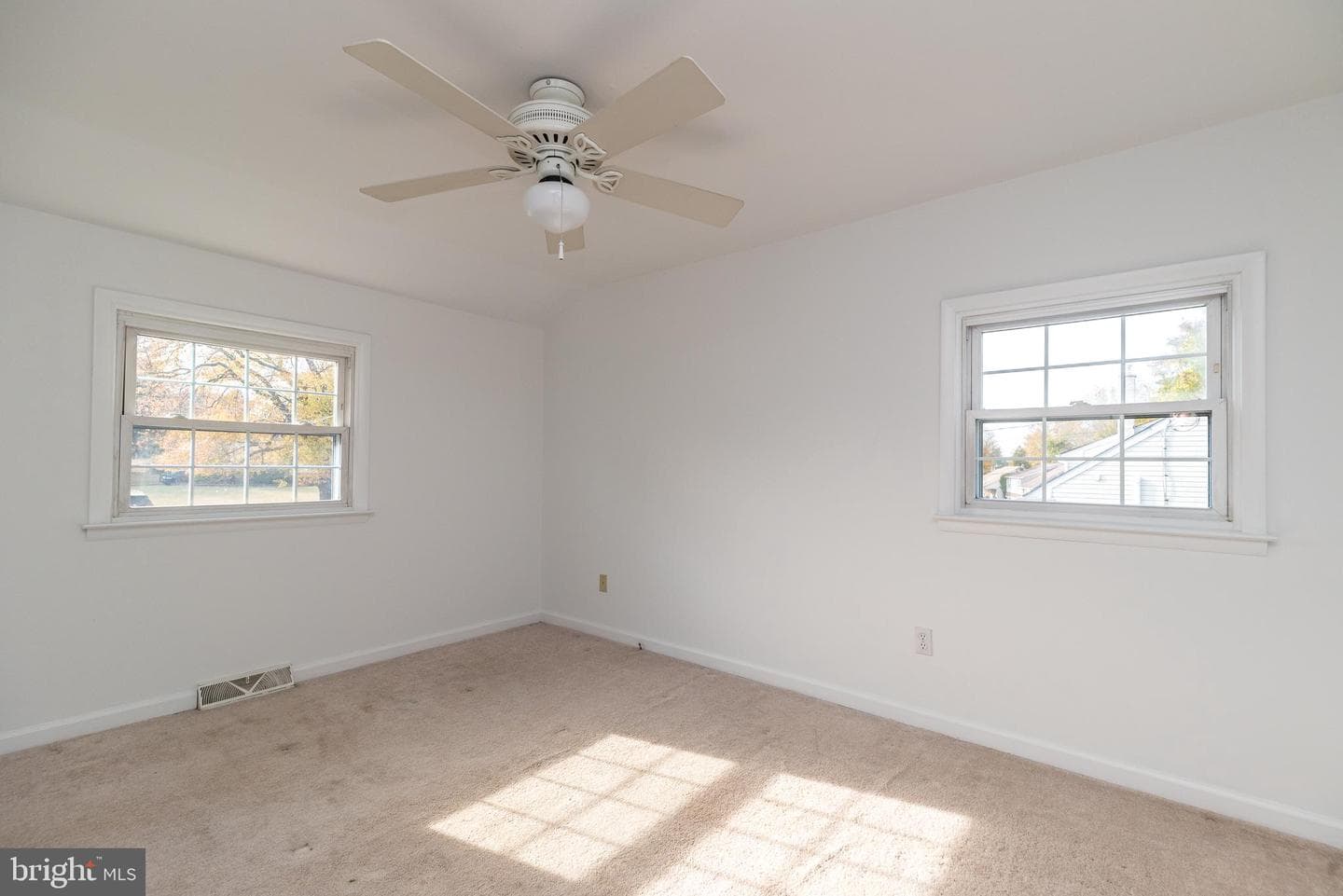 31 N Traymore Avenue photo 16