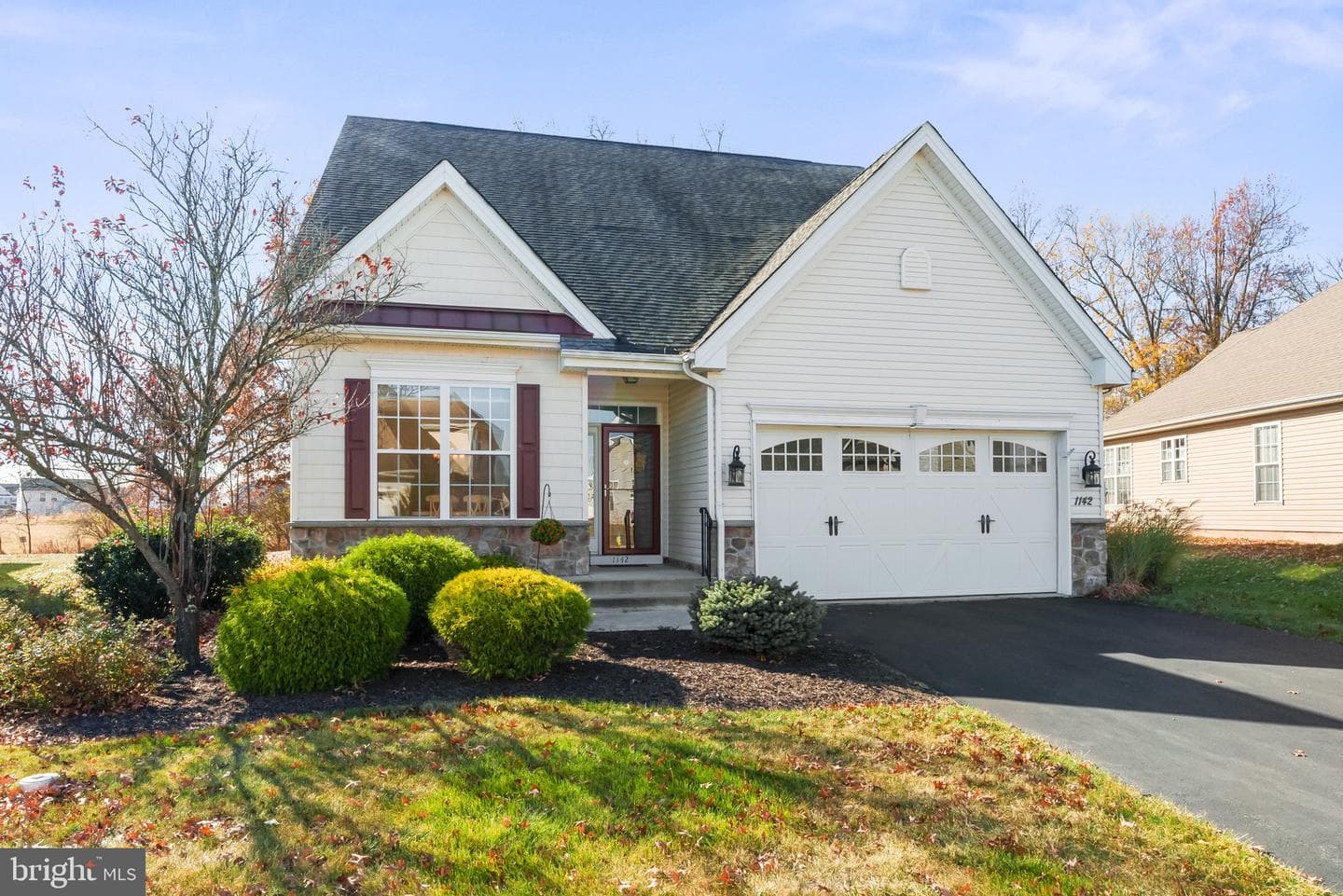 1142 Creekside Lane photo 3