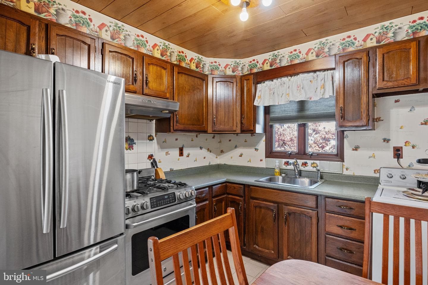 43 Russett Lane photo 9
