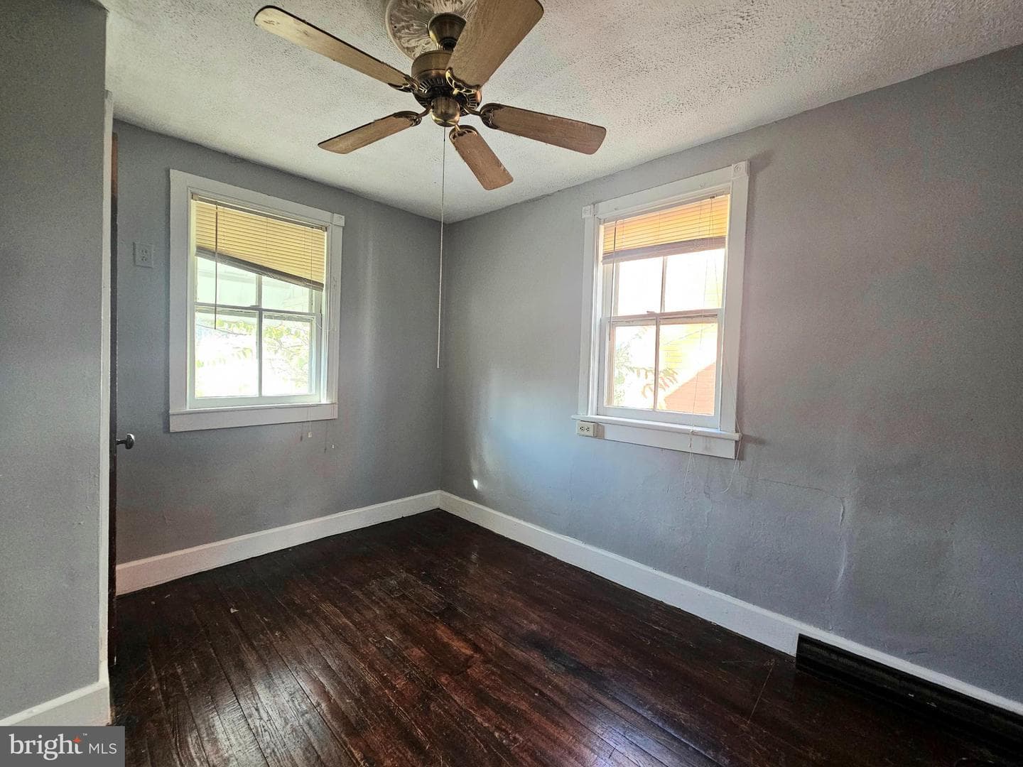 707 Wayside Way photo 9