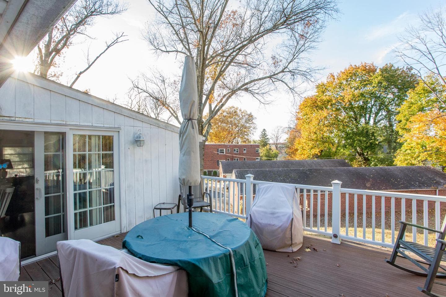 77 Davis Road photo 23