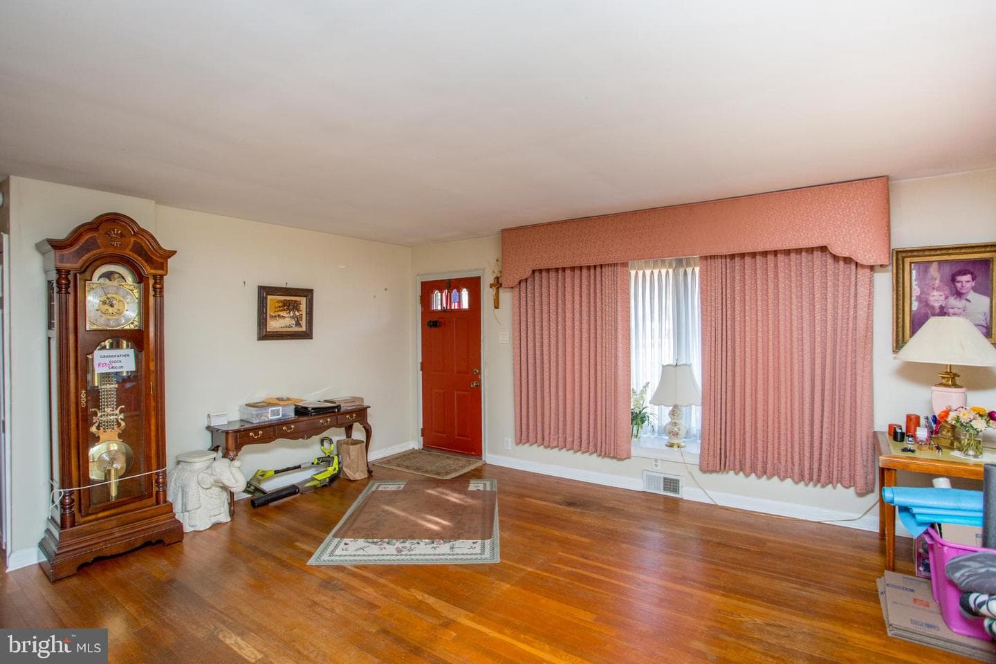 77 Davis Road photo 4