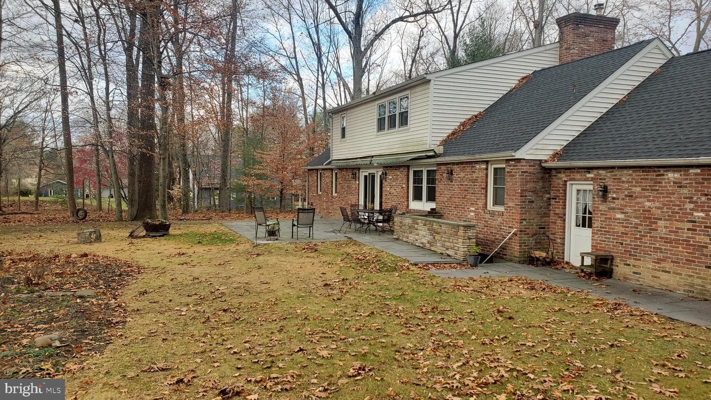 81 Sandywood Drive photo 4