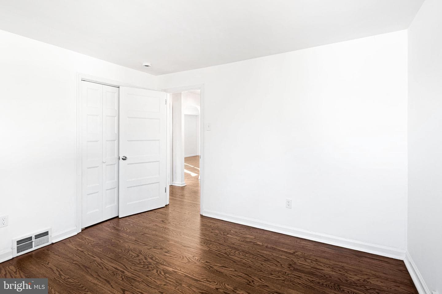 32 N Midway Avenue photo 18
