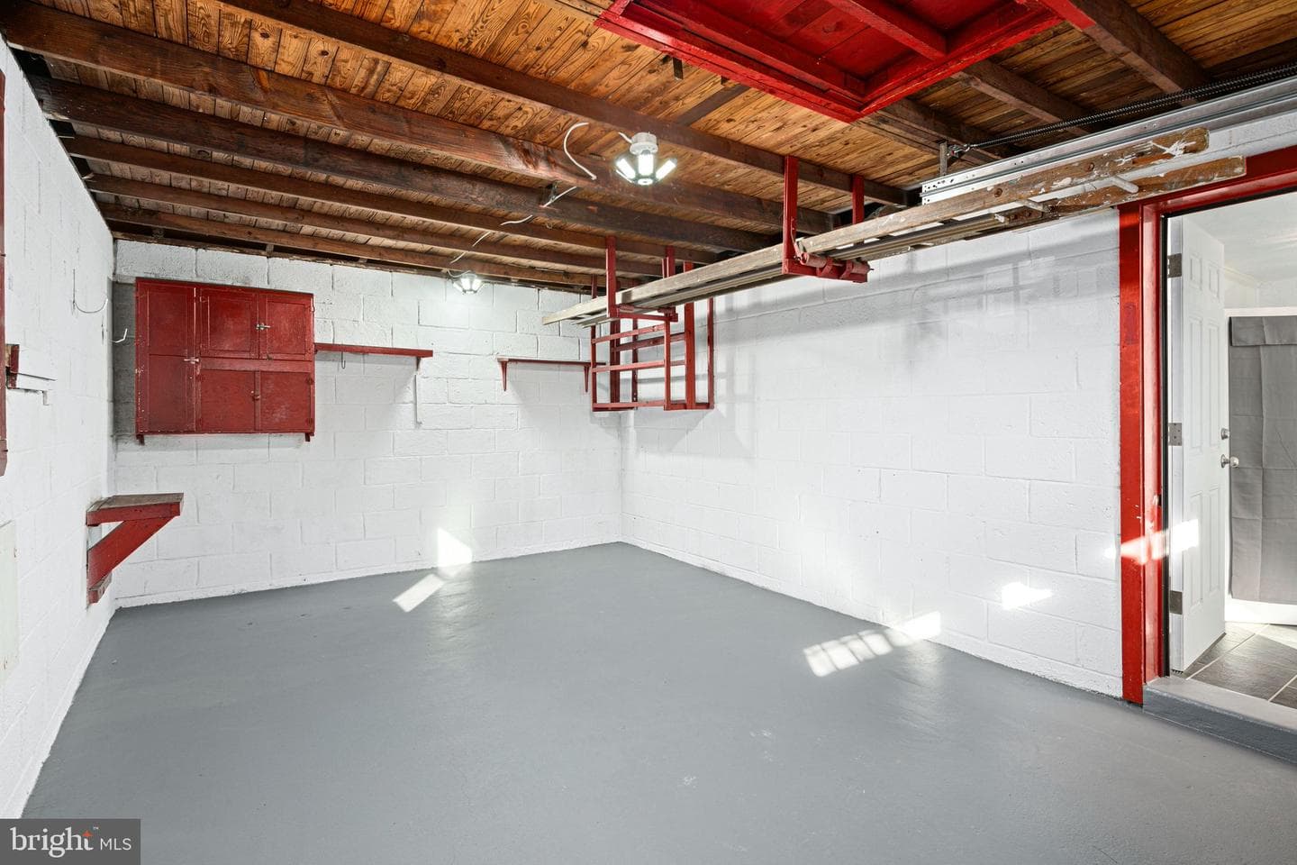 32 N Midway Avenue photo 37