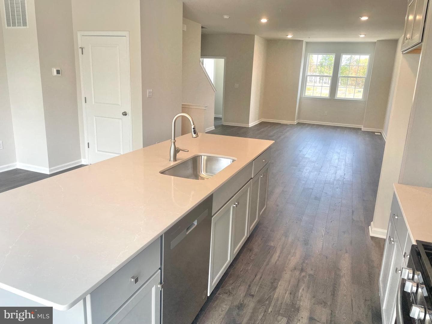 120 Bell Court photo 4