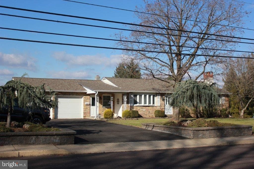 317 E Branch Road photo 3