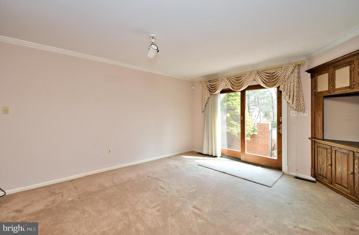 79 Sutphin Pines photo 11