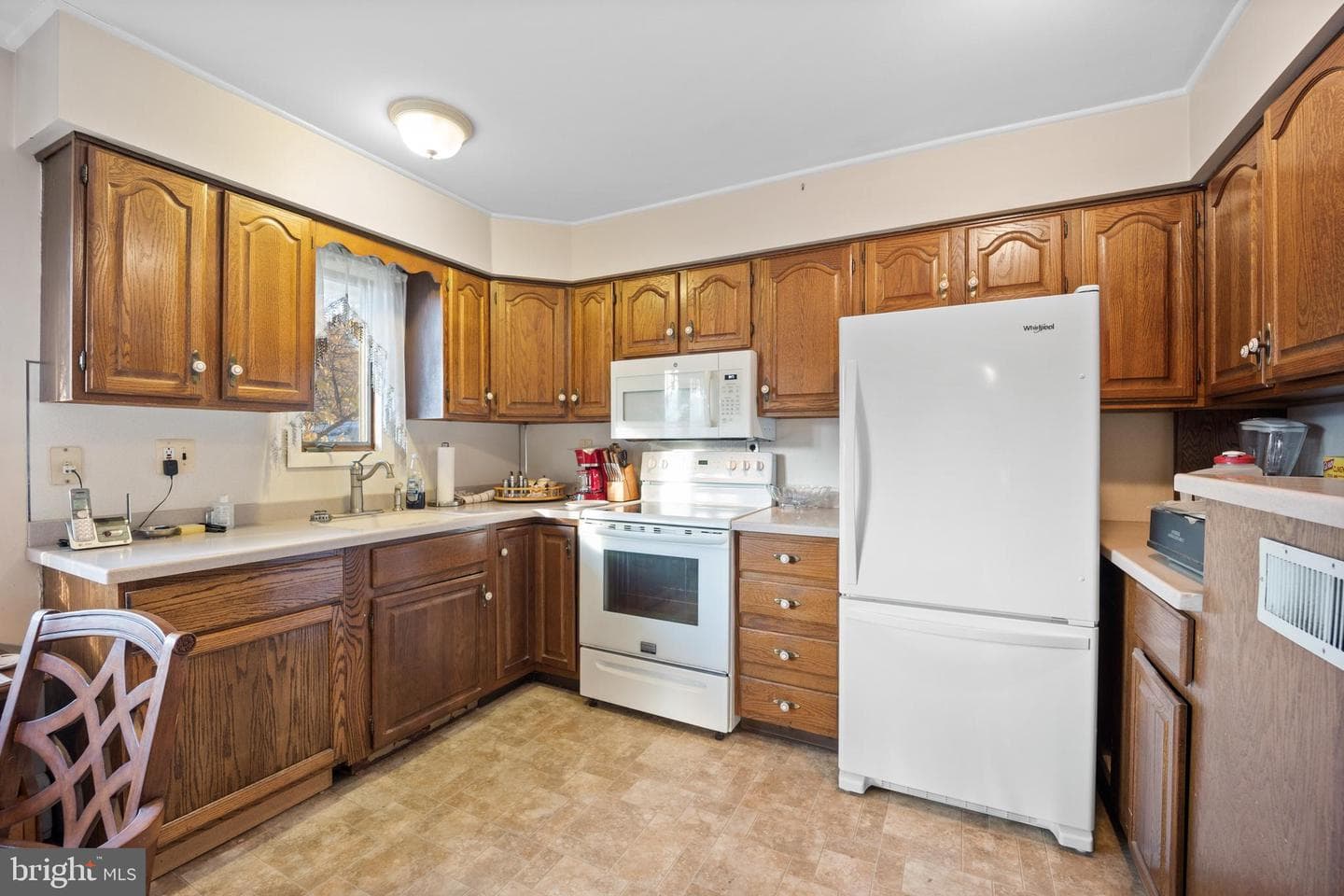 147 Willow Drive photo 3