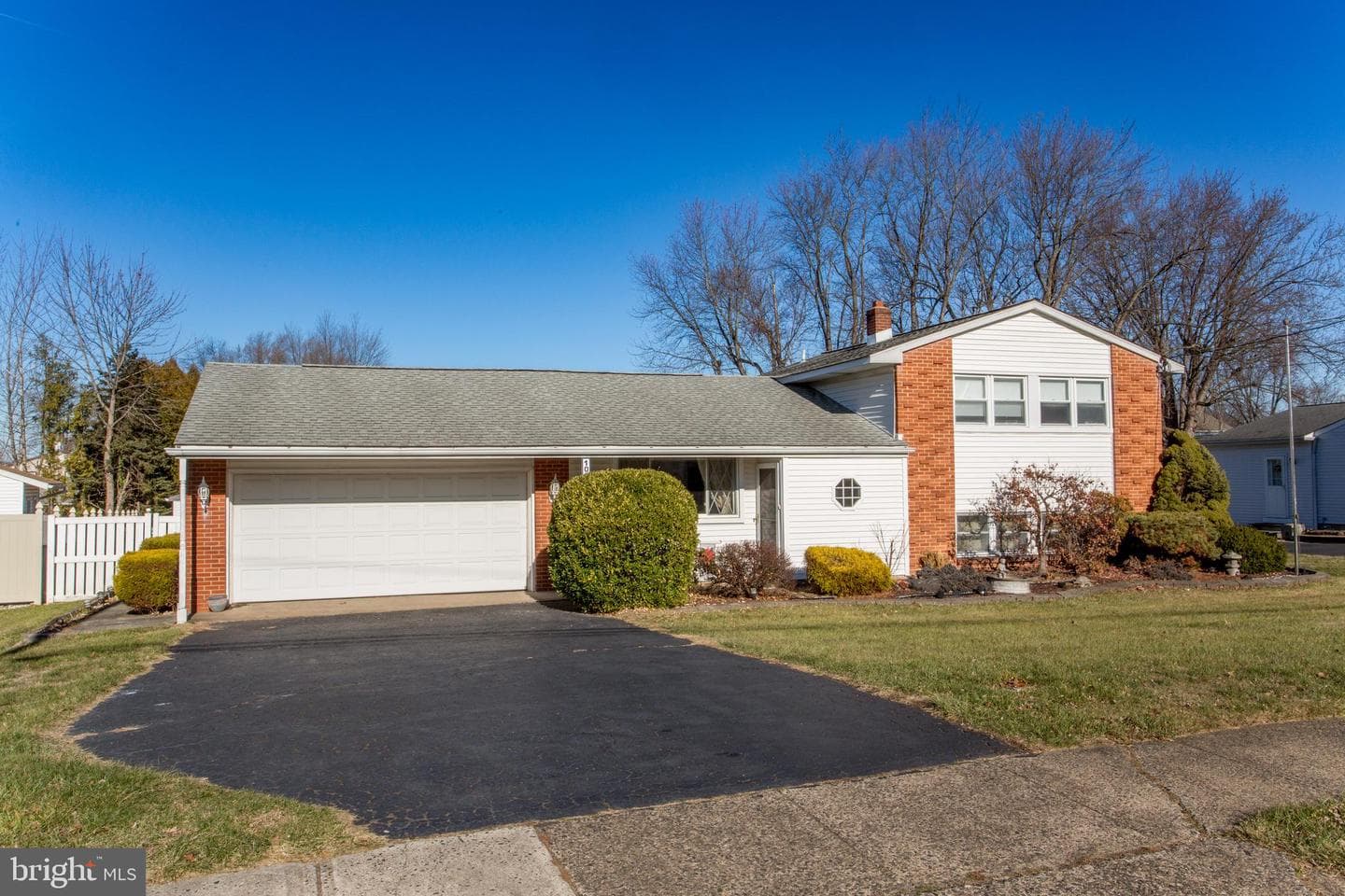 1096 Anthony Wayne Drive photo 2