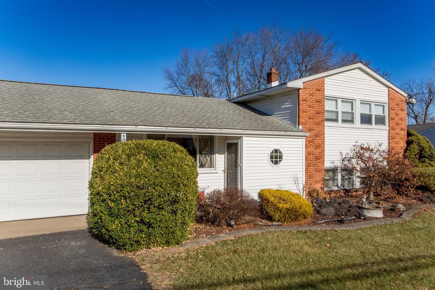 1096 Anthony Wayne Drive photo 3