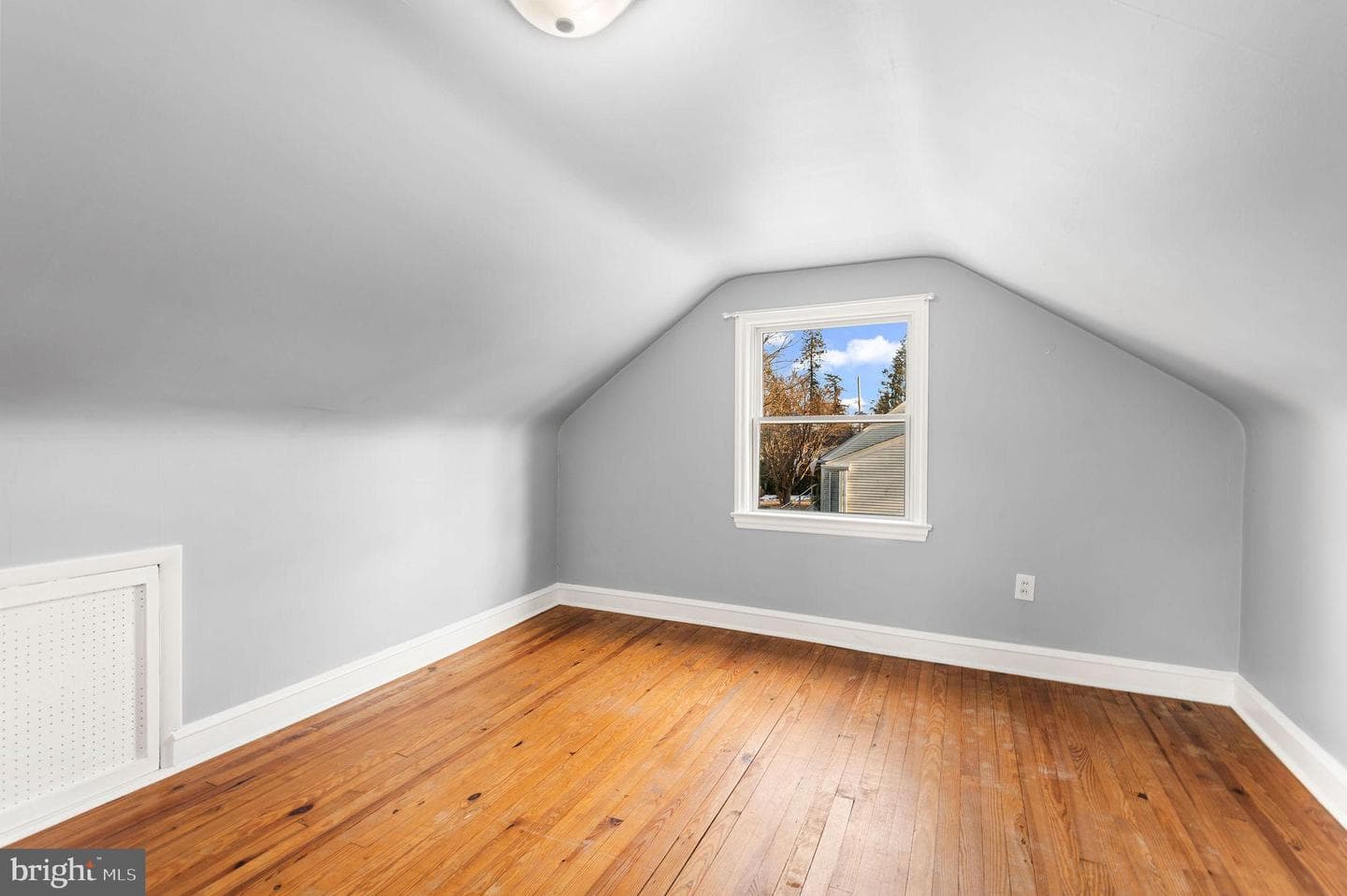 20 W Myrtle Avenue photo 23