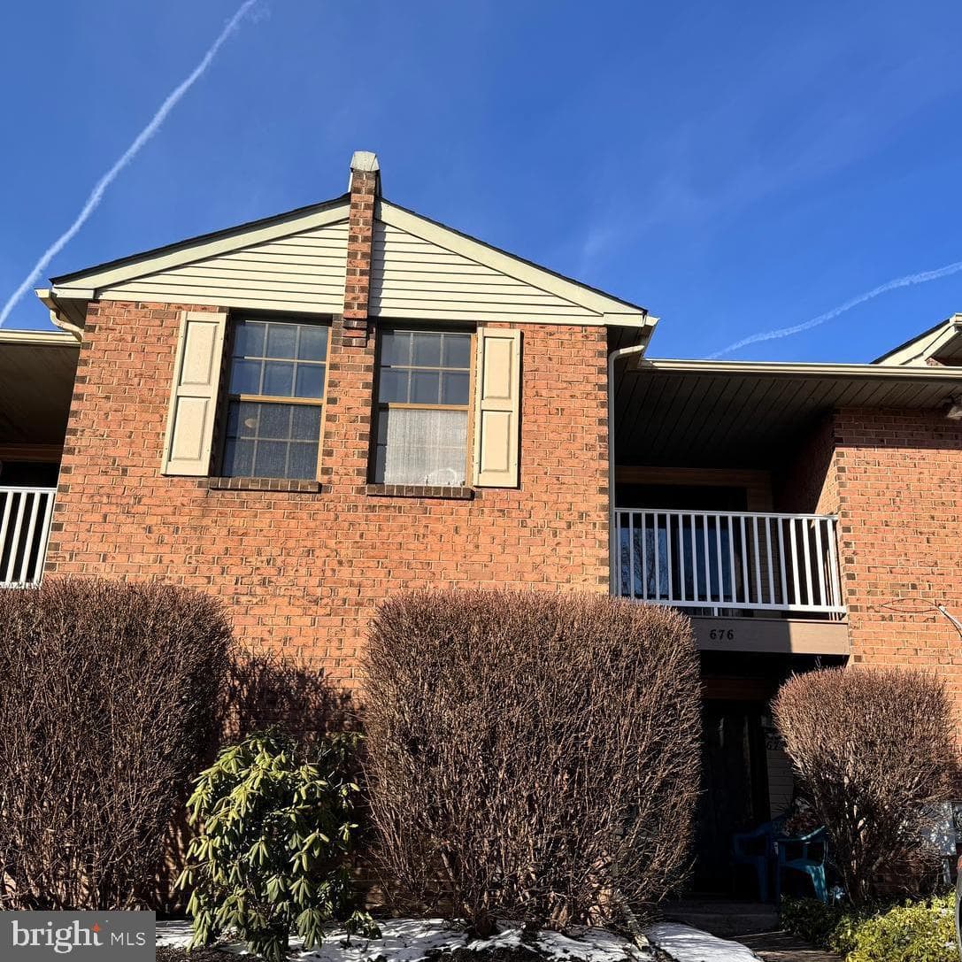 676 Sparrow Lane photo 3