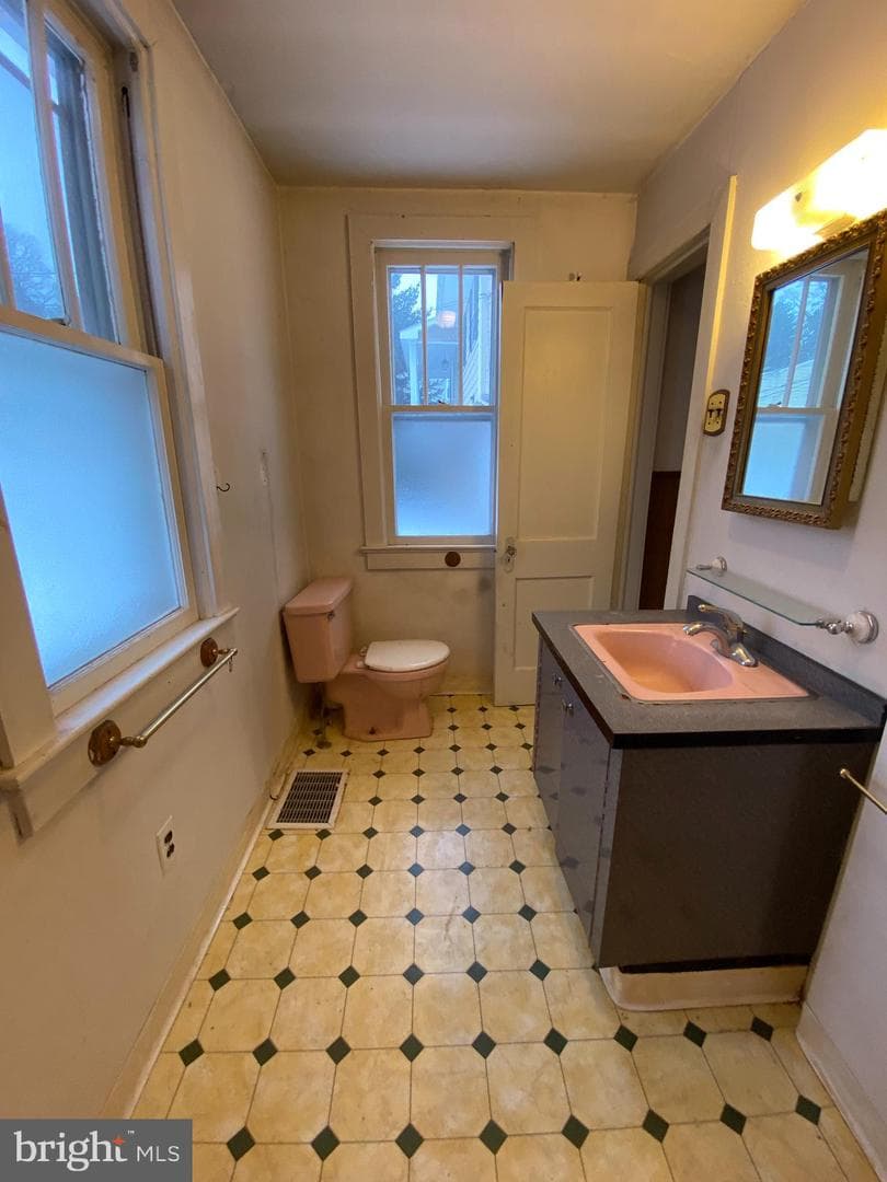 202 Catherine Street photo 18