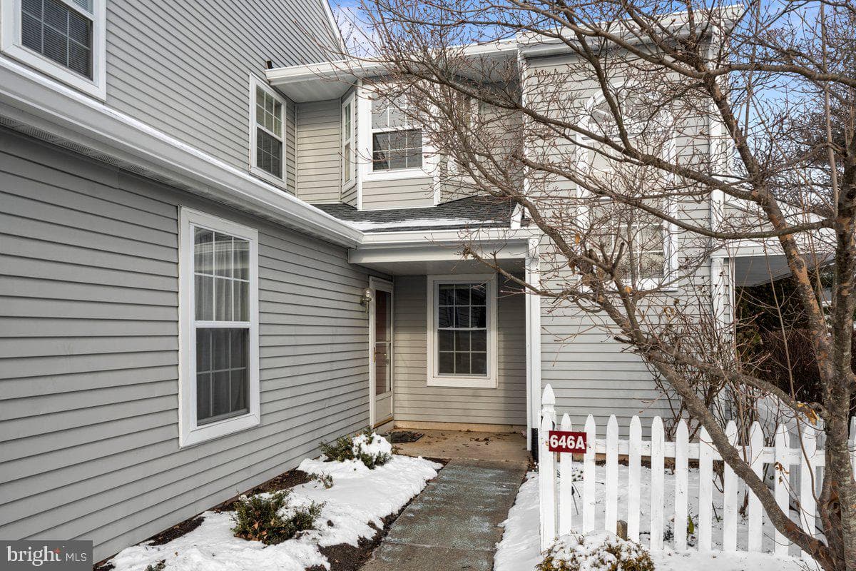 646 Rose Hollow Drive photo 2