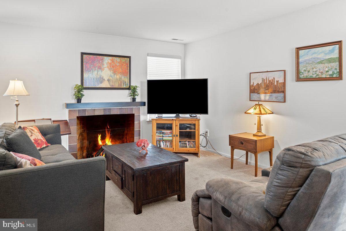 646 Rose Hollow Drive photo 3