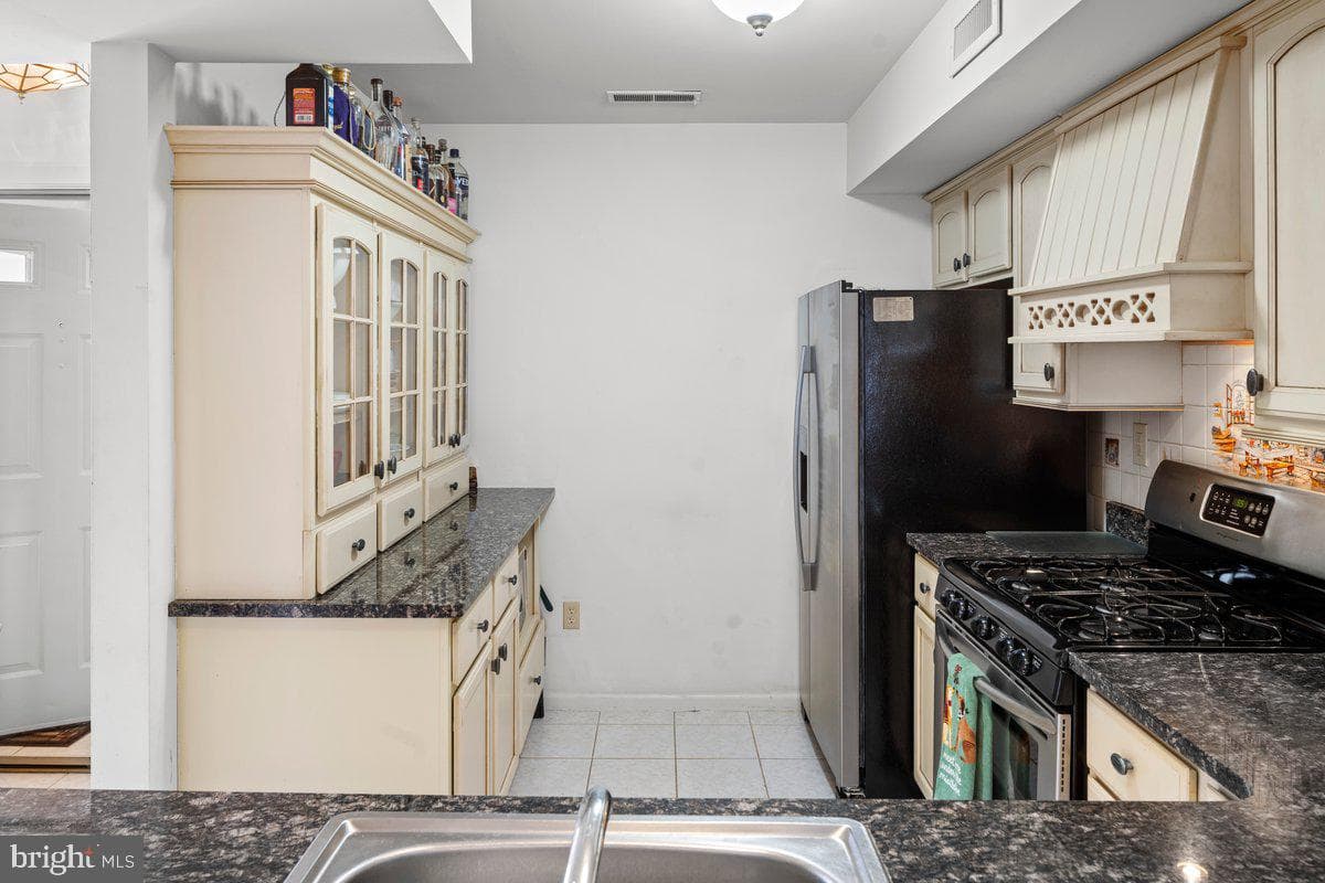 646 Rose Hollow Drive photo 6