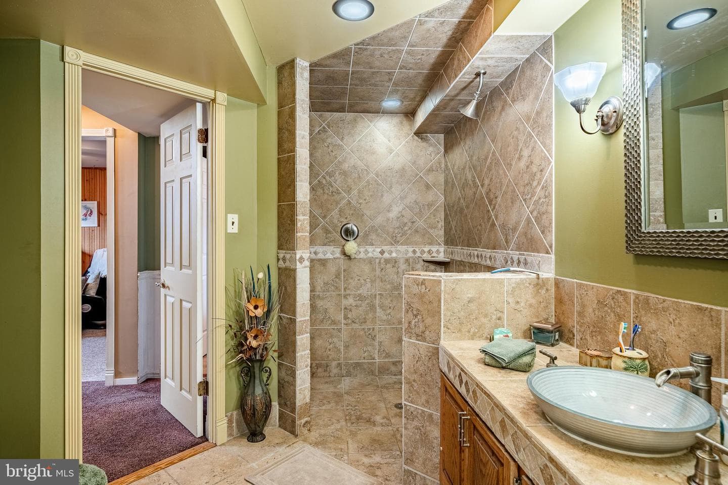 1016 Broad Street photo 24