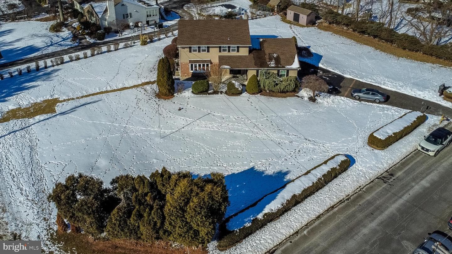 252 Chestnut Drive photo 2