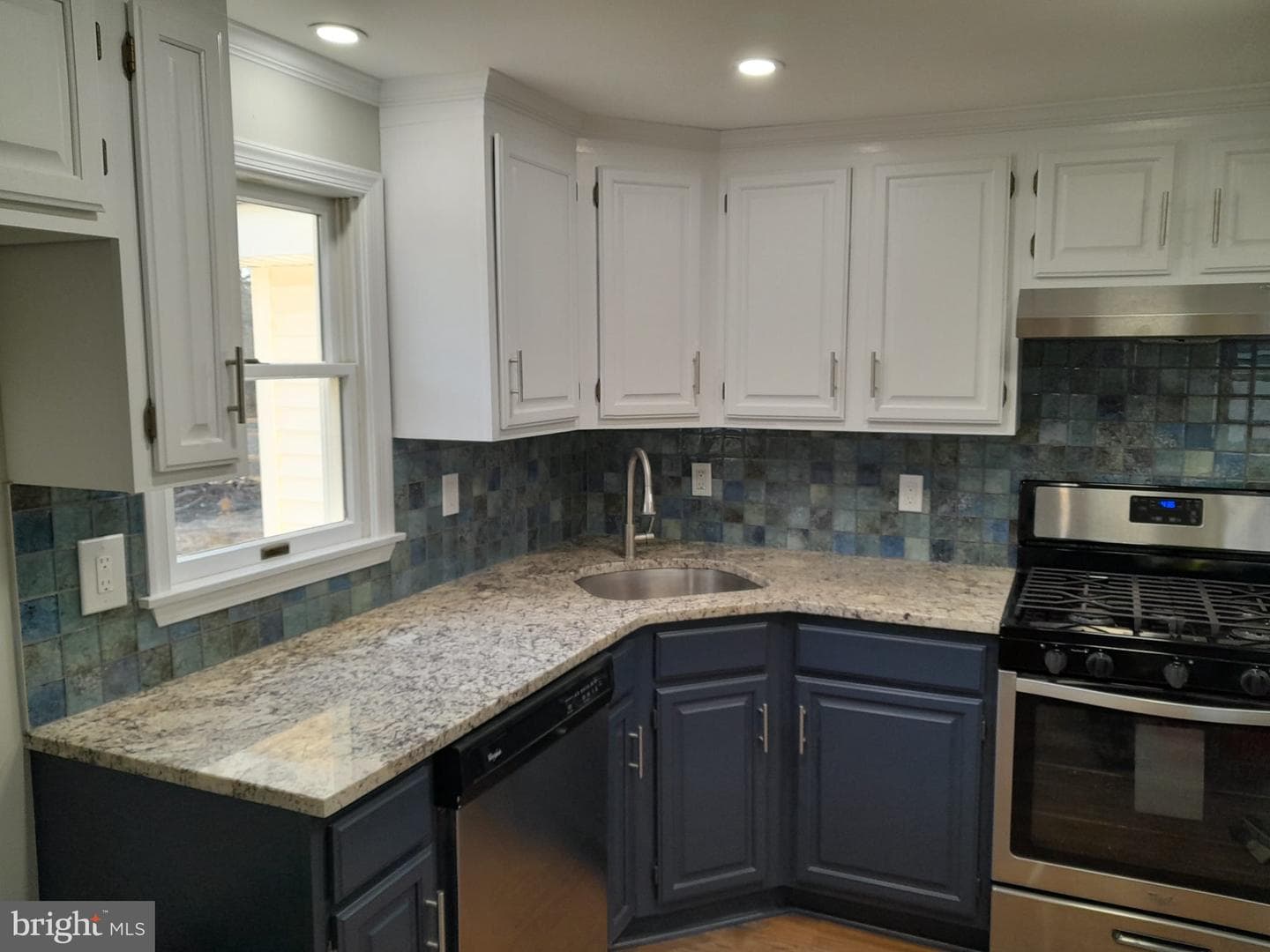1656 Chestnut Ridge Road photo 8