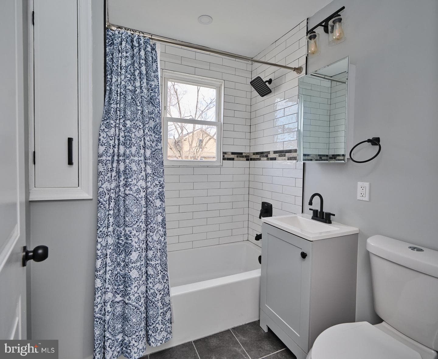 516 Avenue C photo 11