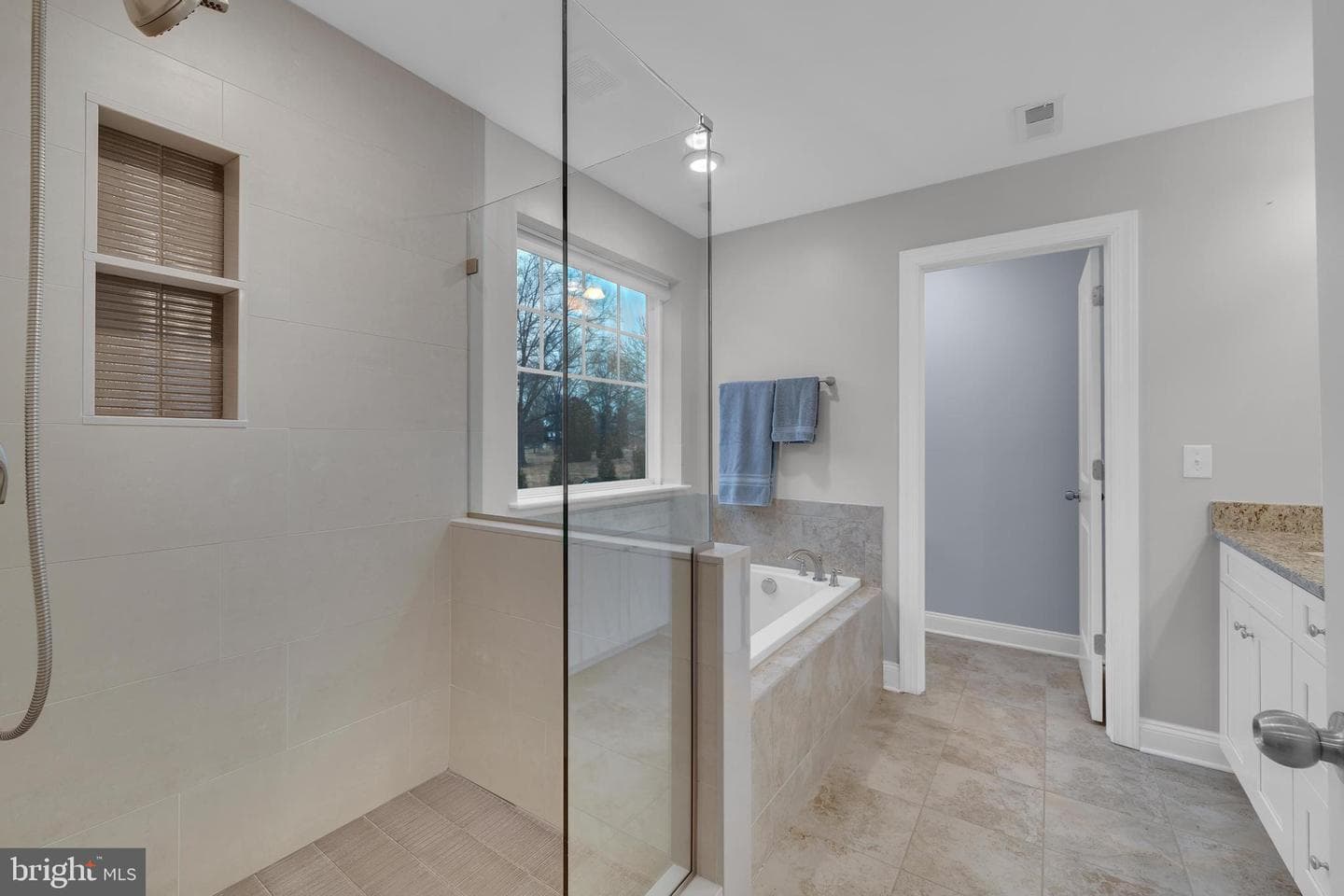 421 Juliana Way photo 21