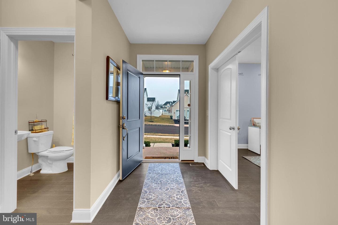 421 Juliana Way photo 4
