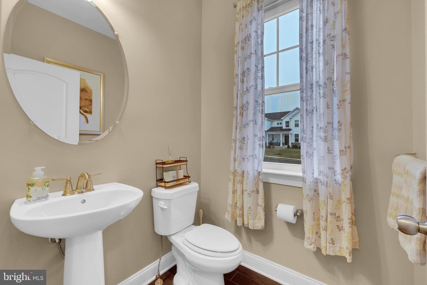 421 Juliana Way photo 5