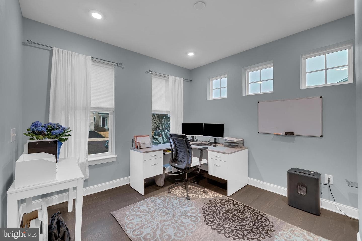 421 Juliana Way photo 6