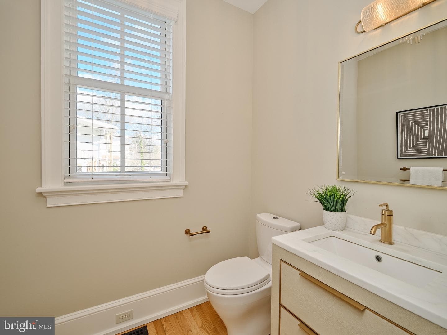 148 E State Street photo 19