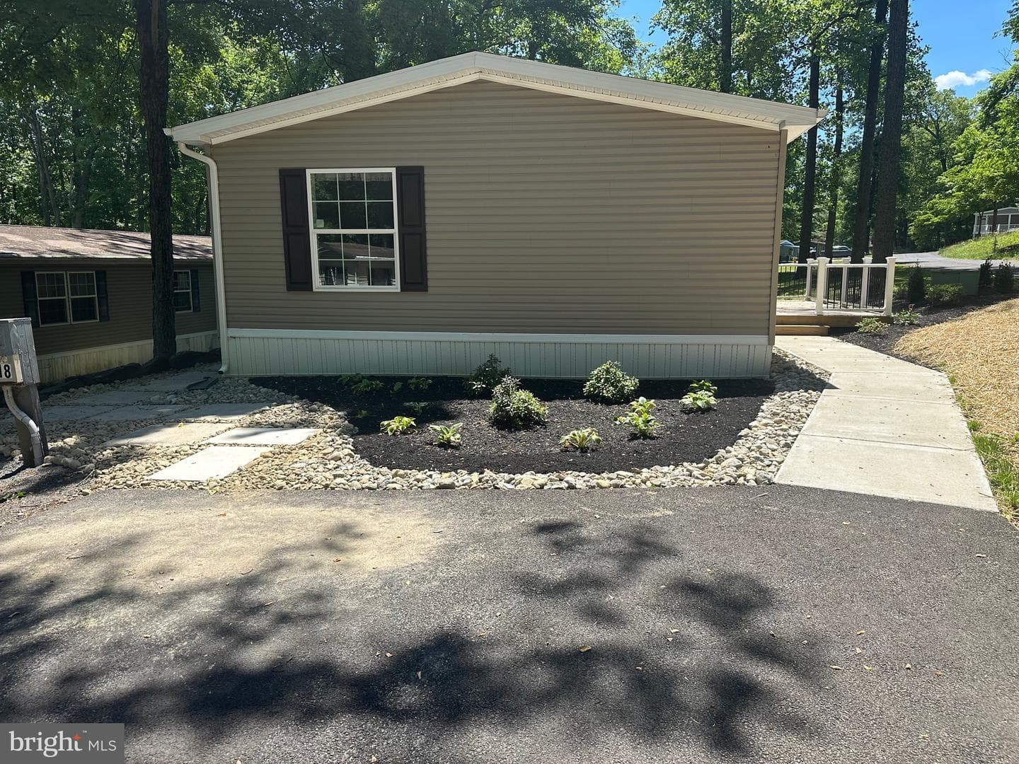 18 Ash Lane photo 3