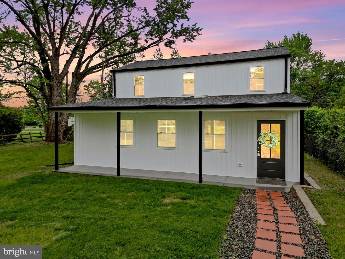 2112 Elm Avenue photo 1