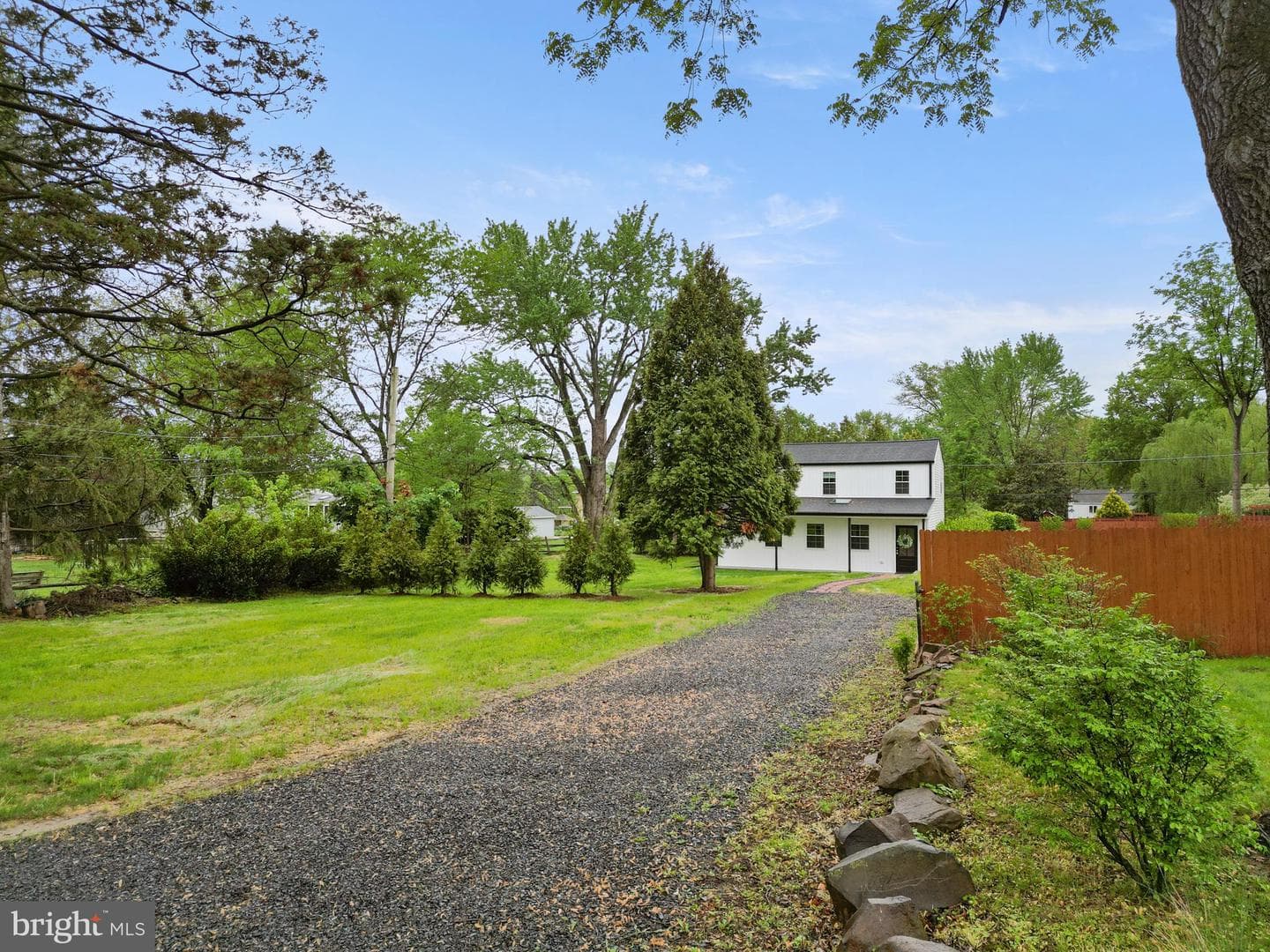 2112 Elm Avenue photo 2