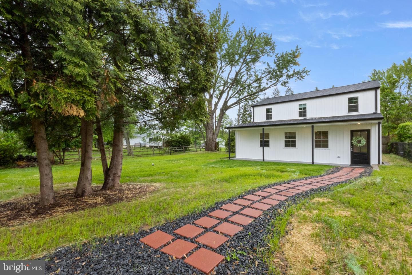 2112 Elm Avenue photo 3