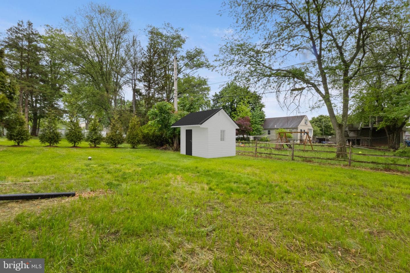 2112 Elm Avenue photo 6