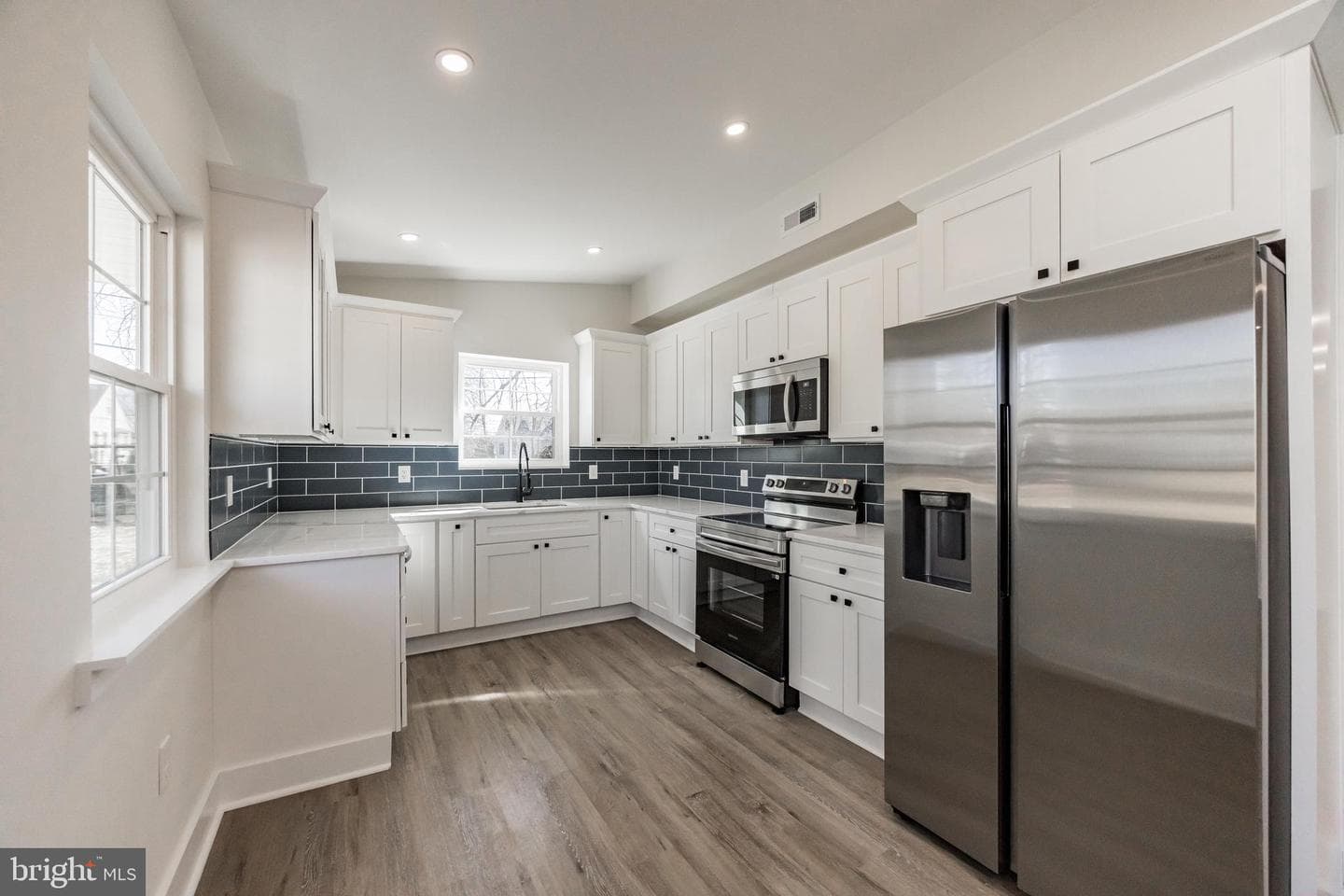 2112 Elm Avenue photo 9